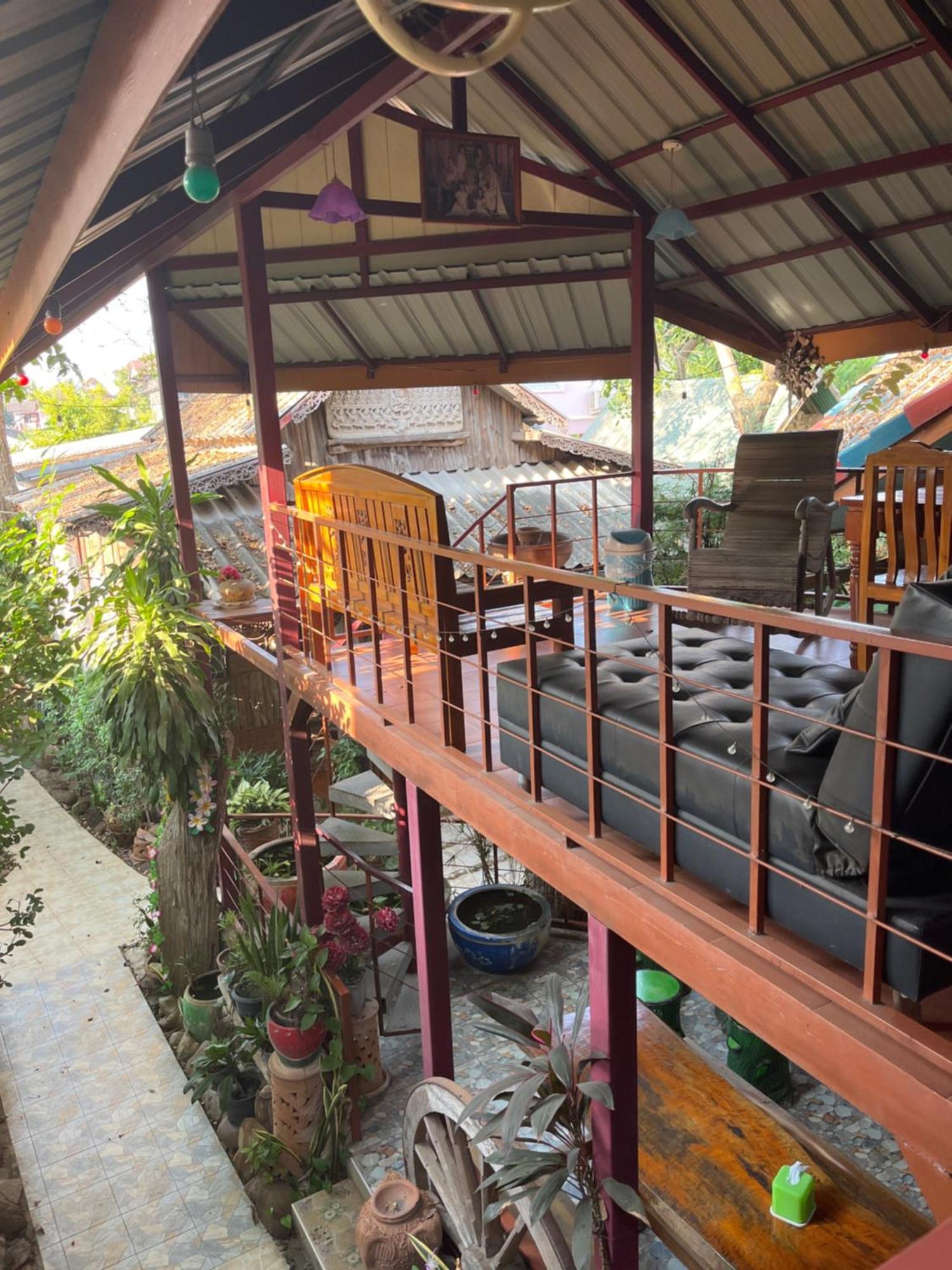 Three J Guesthouse Kamphaeng Phet Exteriör bild