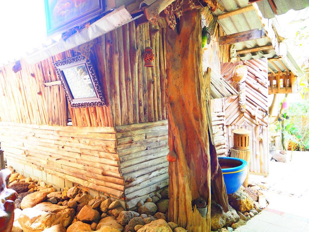 Three J Guesthouse Kamphaeng Phet Exteriör bild