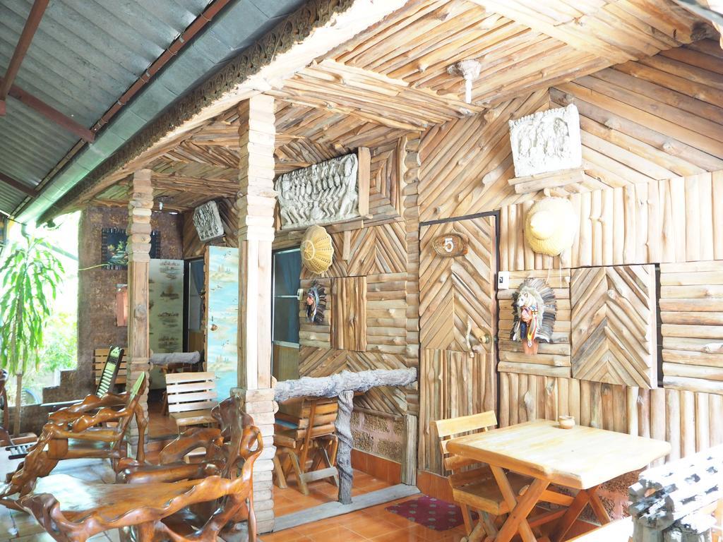 Three J Guesthouse Kamphaeng Phet Exteriör bild